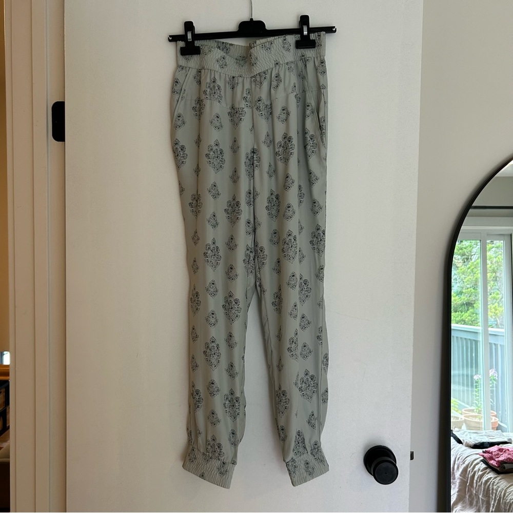 Le Fou Floral Patterned 100% Silk Pants